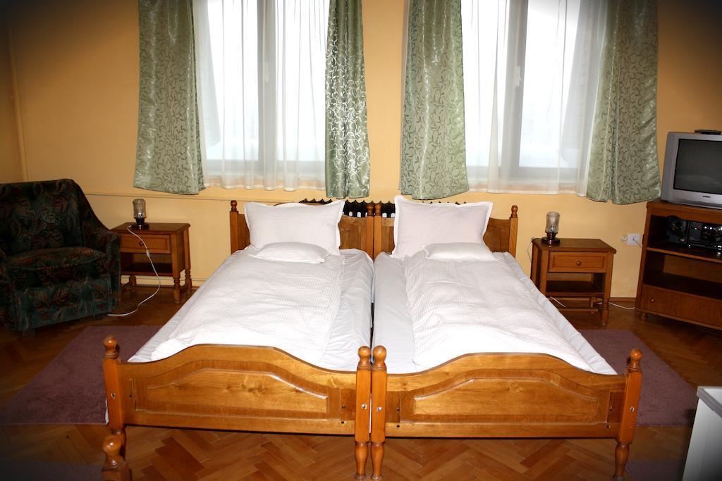 Hotel Tivoli Sovata Δωμάτιο φωτογραφία